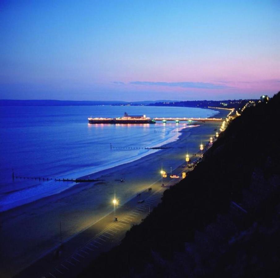 Bournecoast - Stylish Flat With Balcony - Sea Views - 10 Min Walk To Beach - Parking - Wifi - Fm8407 บอร์นมัธ ภายนอก รูปภาพ
