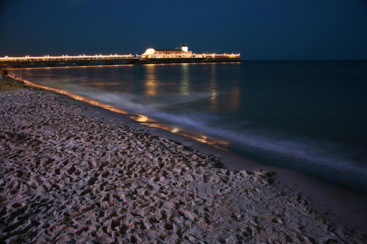 Bournecoast - Stylish Flat With Balcony - Sea Views - 10 Min Walk To Beach - Parking - Wifi - Fm8407 บอร์นมัธ ภายนอก รูปภาพ